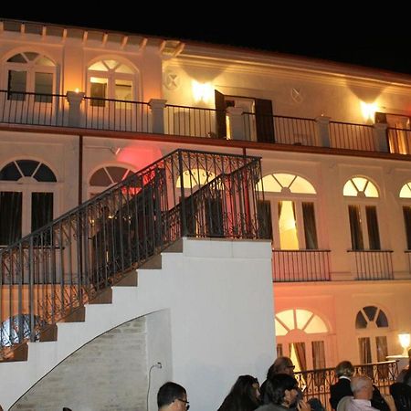 Palazzo Tilli Casoli  Bagian luar foto