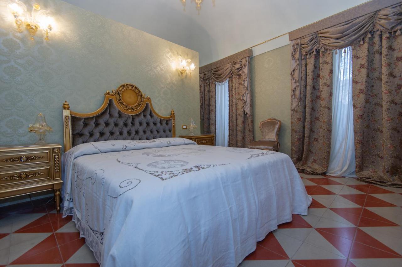 Palazzo Tilli Casoli  Bagian luar foto