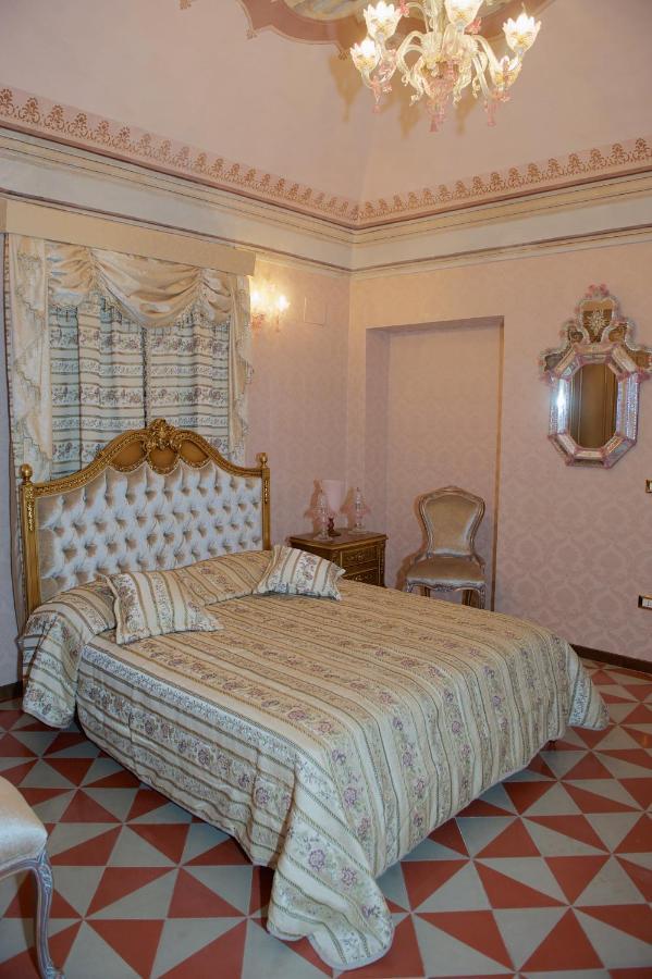 Palazzo Tilli Casoli  Bagian luar foto