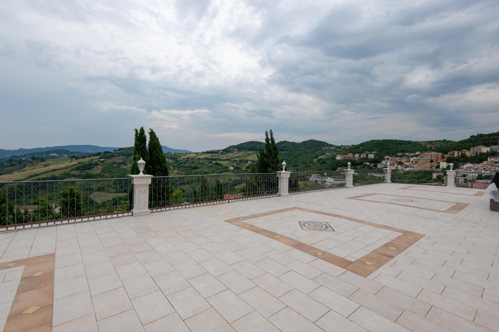 Palazzo Tilli Casoli  Bagian luar foto