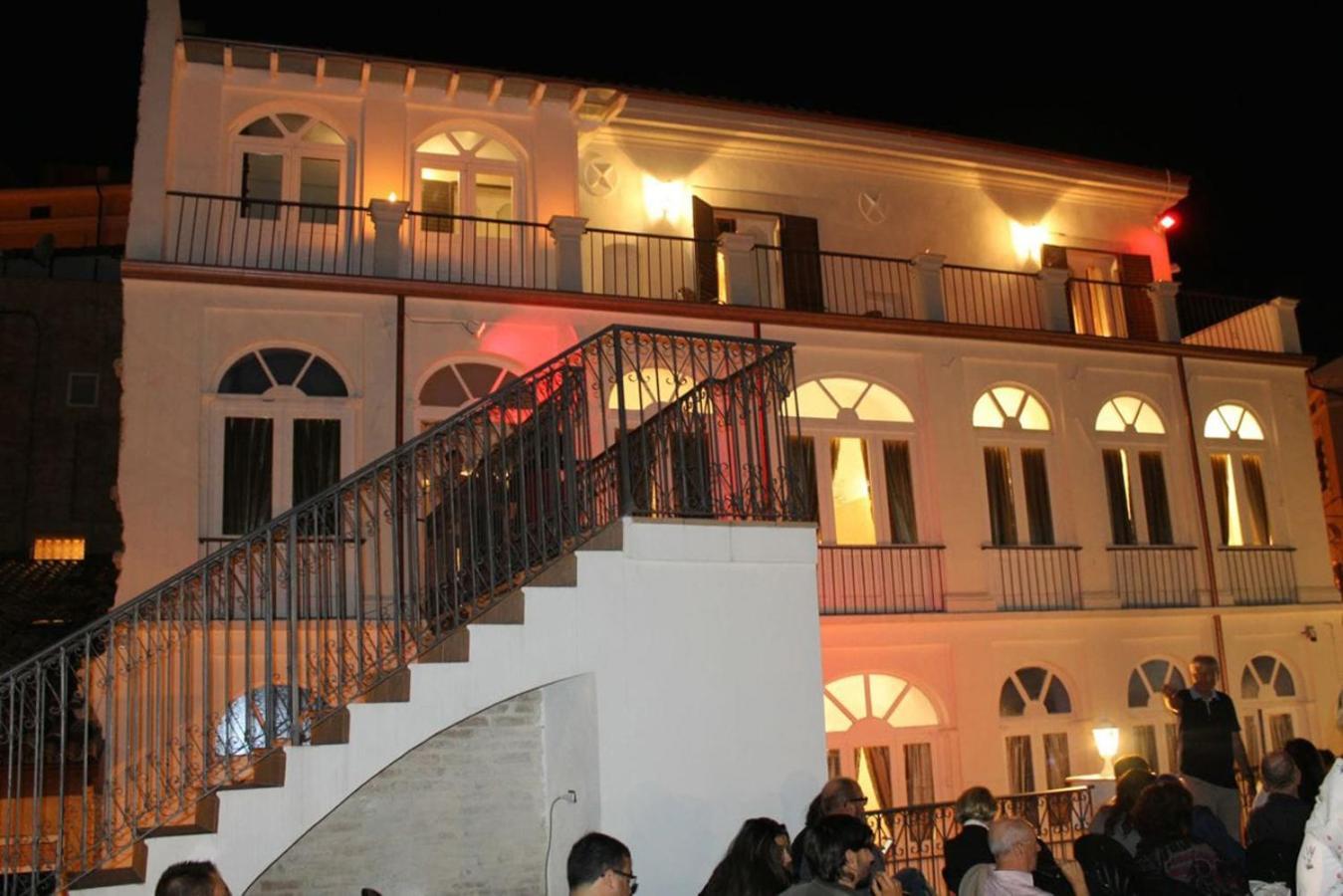 Palazzo Tilli Casoli  Bagian luar foto